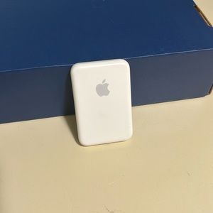 Apple MagSafe charger